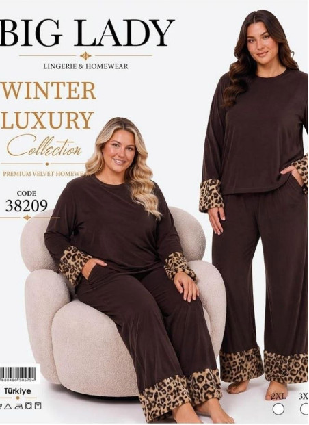 Women’s Velvet Pajama Set with Faux Fur Trim (2XL+3XL+4XL) Lady