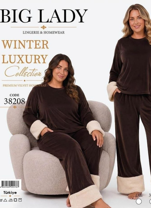 Women’s Velvet Pajama Set with Faux Fur Trim (2XL+3XL+4XL) Lady