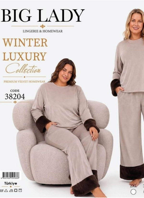Women’s Velvet Pajama Set with Faux Fur Trim (2XL+3XL+4XL) Lady