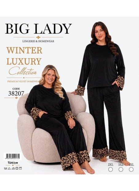 Women’s Velvet Pajama Set with Faux Fur Trim (2XL+3XL+4XL) Lady